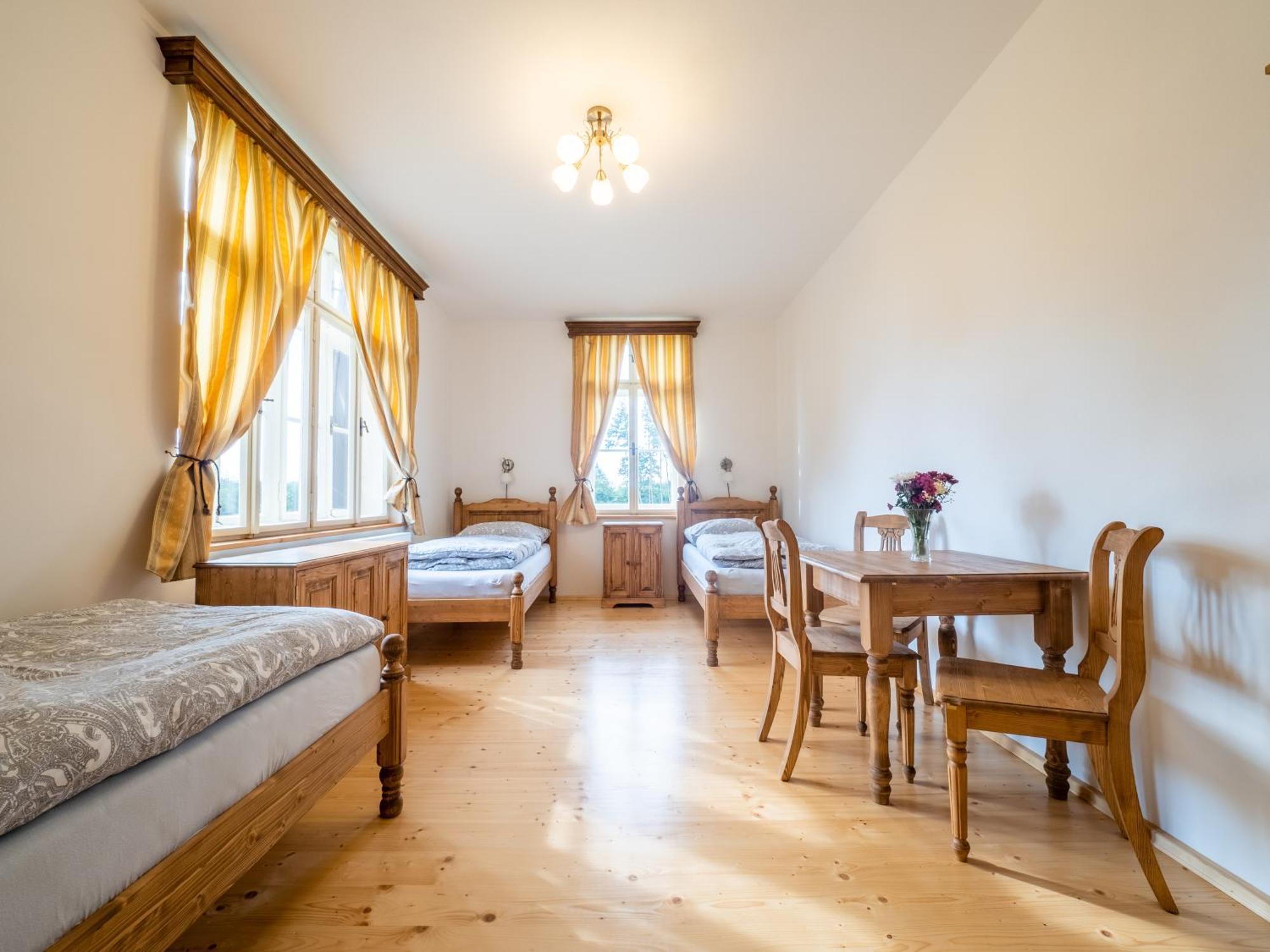 Zamecek Waldsteinovo Zatisi Hotel Svatoslav Exterior foto